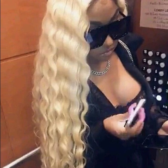 - 💫 ESA 28” BLONDE BODY WAVY LACE FRONT WIG *NEW* - Picture 13 of 13